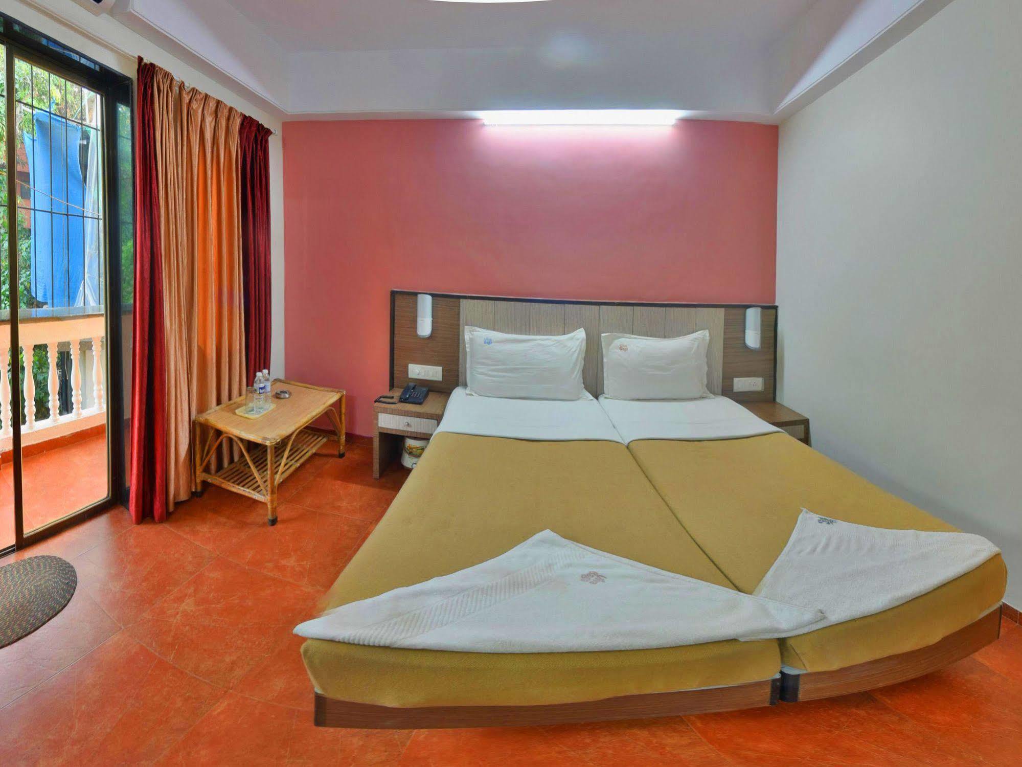 Hotel Viva Baga Esterno foto