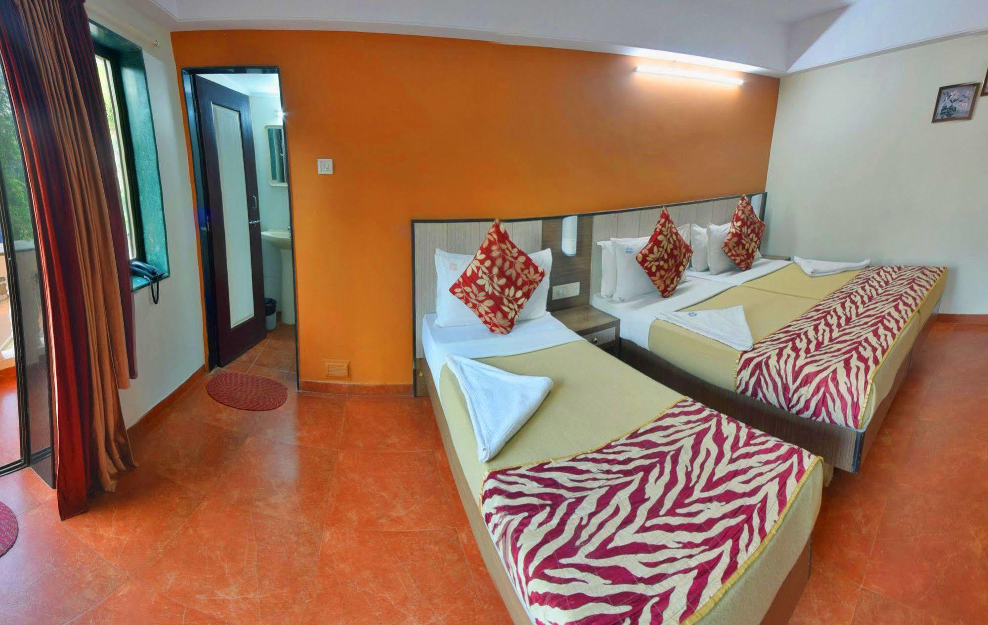 Hotel Viva Baga Esterno foto